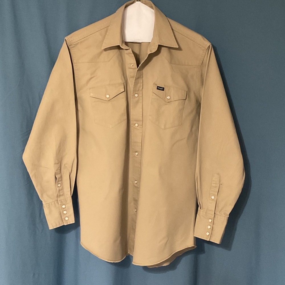 Wrangler Men's Khaki Button Down Shirt